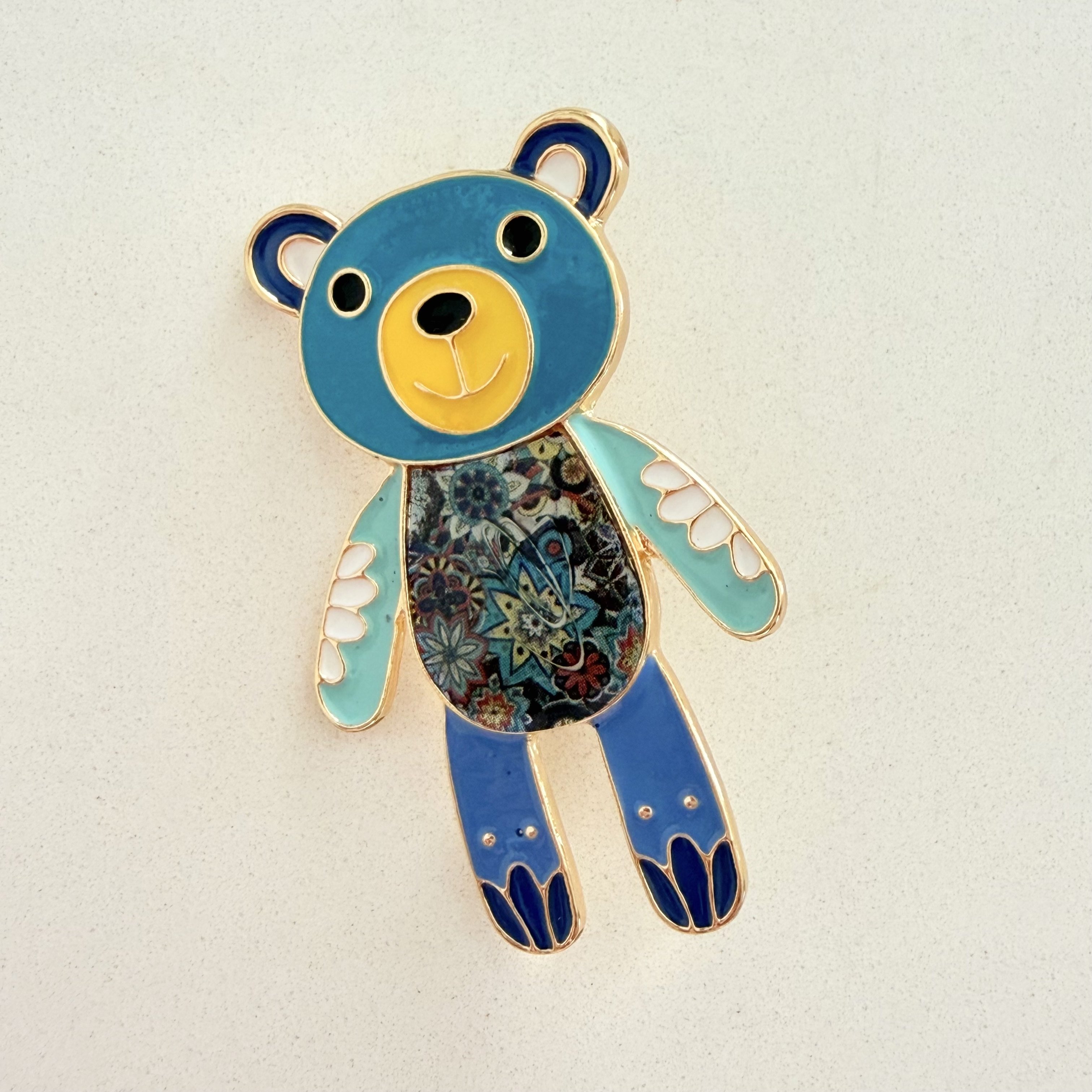 Mavi Tonlarda Renkli Mineli Ayıcık