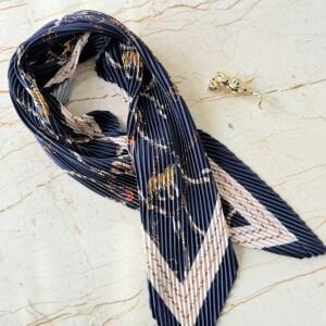 Kaplan Broş Fular Kombin