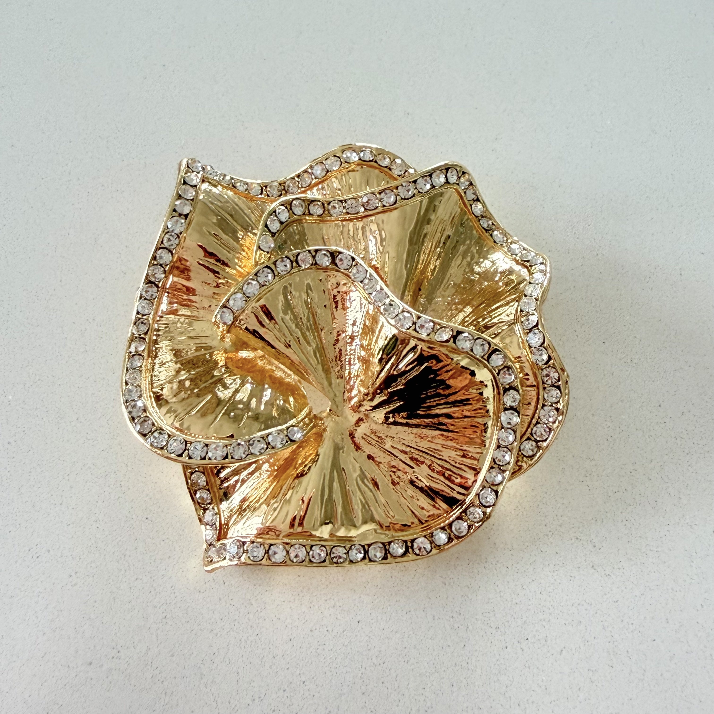 Taş Detaylı Gold Gül Broş