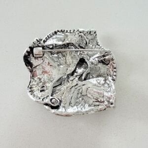 Taş Detaylı Gümüş Gül Broş