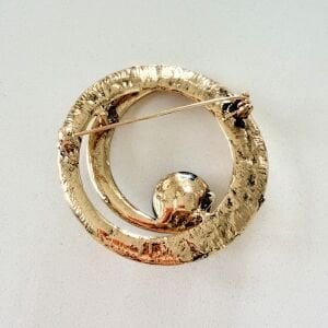 Siyah Taşlı Geometrik Gold Broş