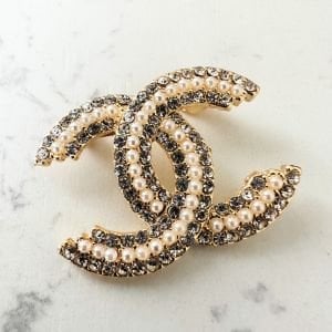 Marka Model Broş Orta Boy 14