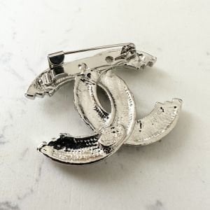 Marka Model Broş 15