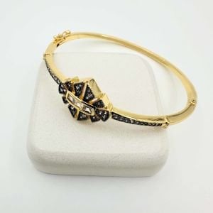 Özel Seri Siyah Montörlü Motif Detaylı Kelepçe