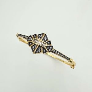 Özel Seri Siyah Montörlü Motif Detaylı Kelepçe