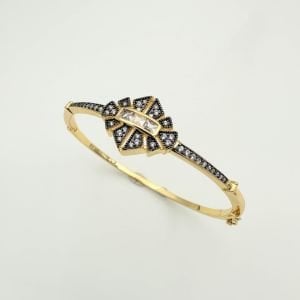 Özel Seri Siyah Montörlü Motif Detaylı Kelepçe