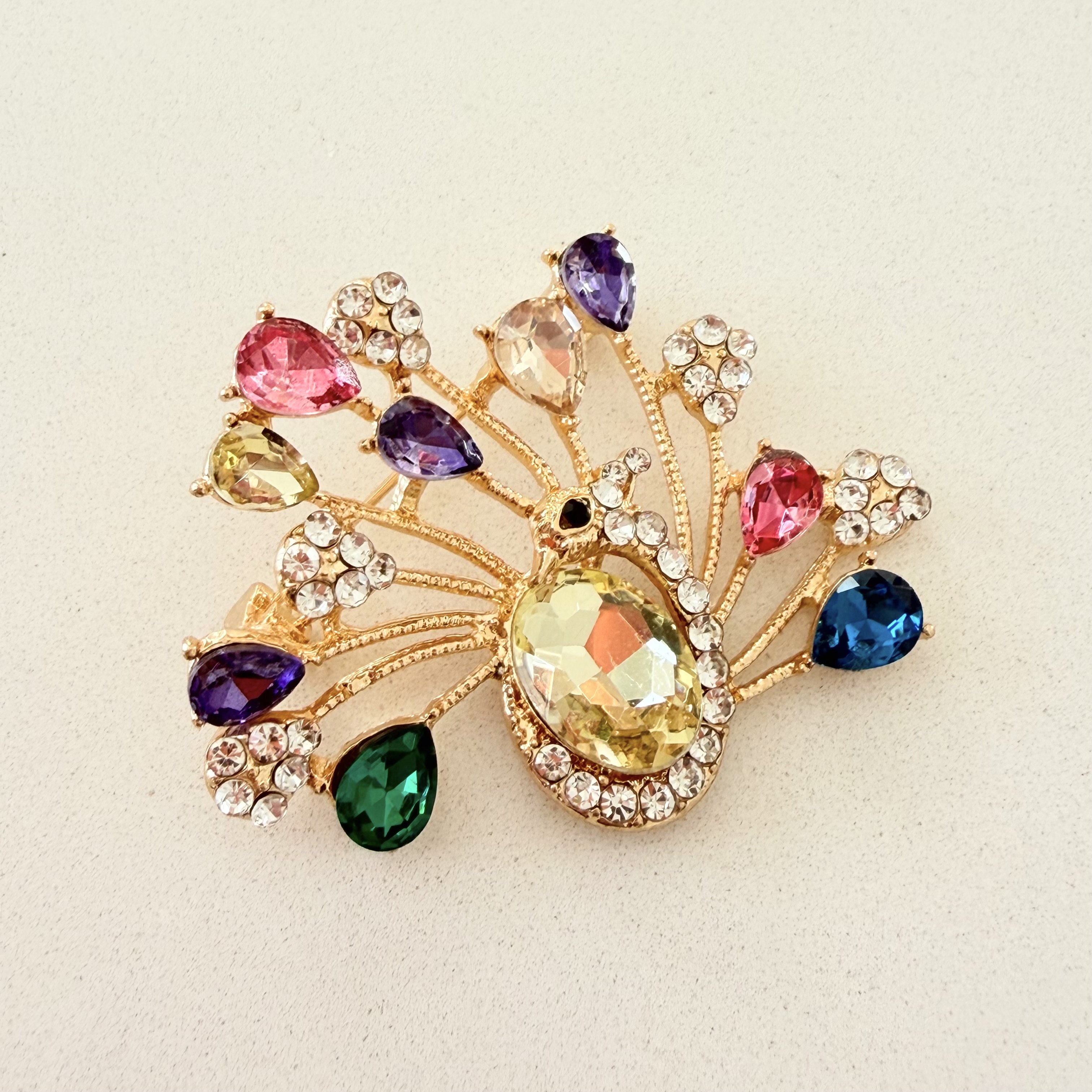 Renkli Taşlı Tavus Kuşu Broş