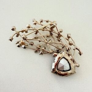 Renkli Taş Detaylı Broş