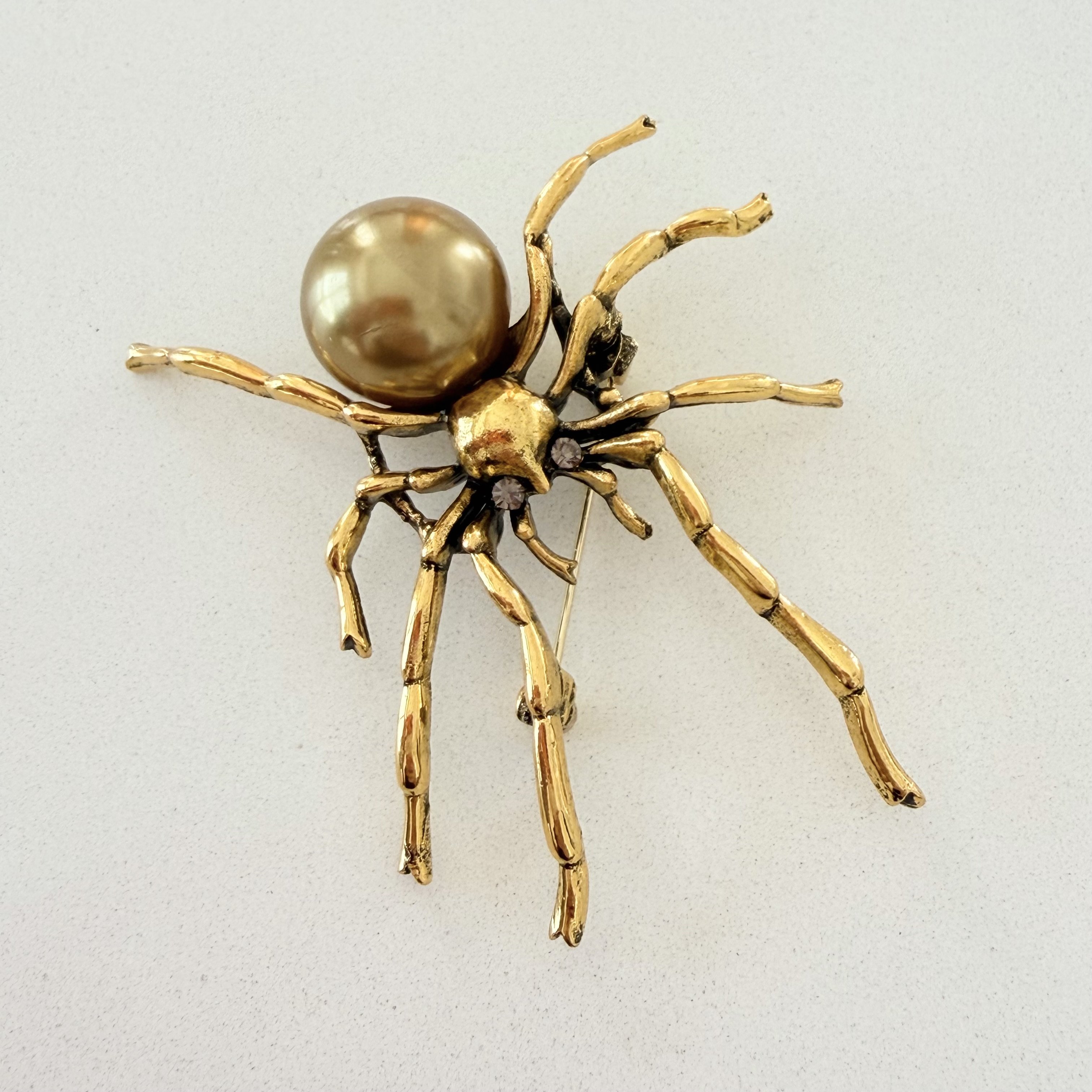 İnci Detaylı Örümcek Broş