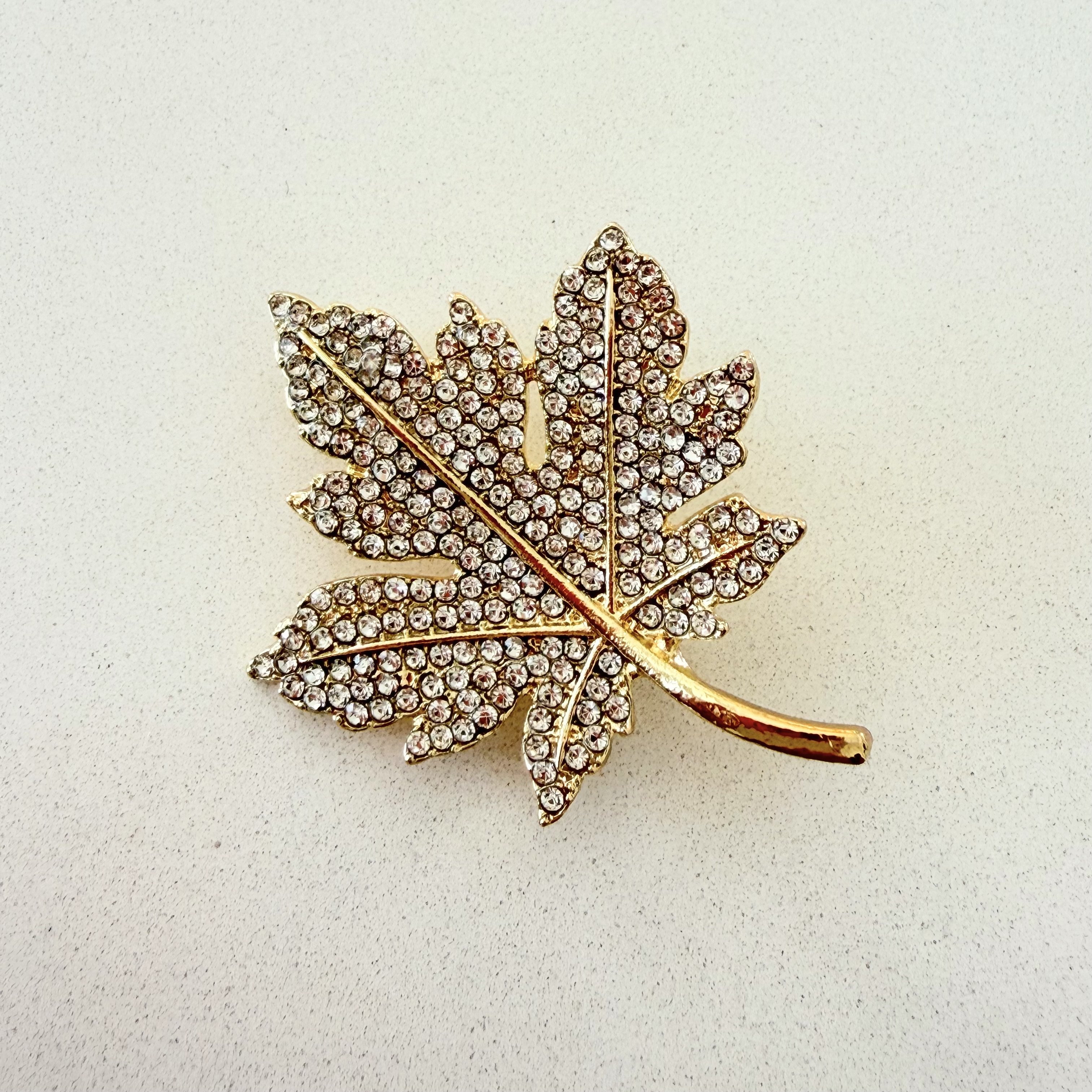 Taşlı Gold Yaprak Broş