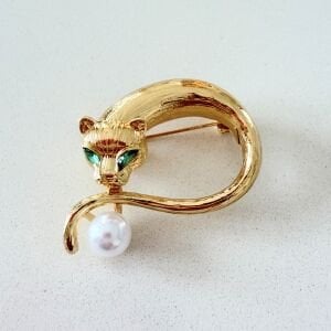 İnci Detaylı Kaplan Broş