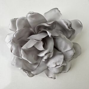 Gri Saten Çiçek Broş