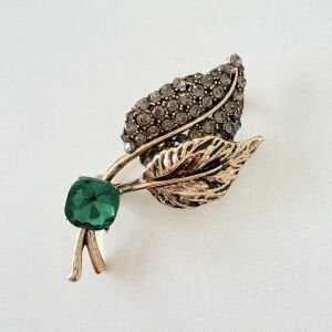 Yeşil Taşlı Yaprak Broş