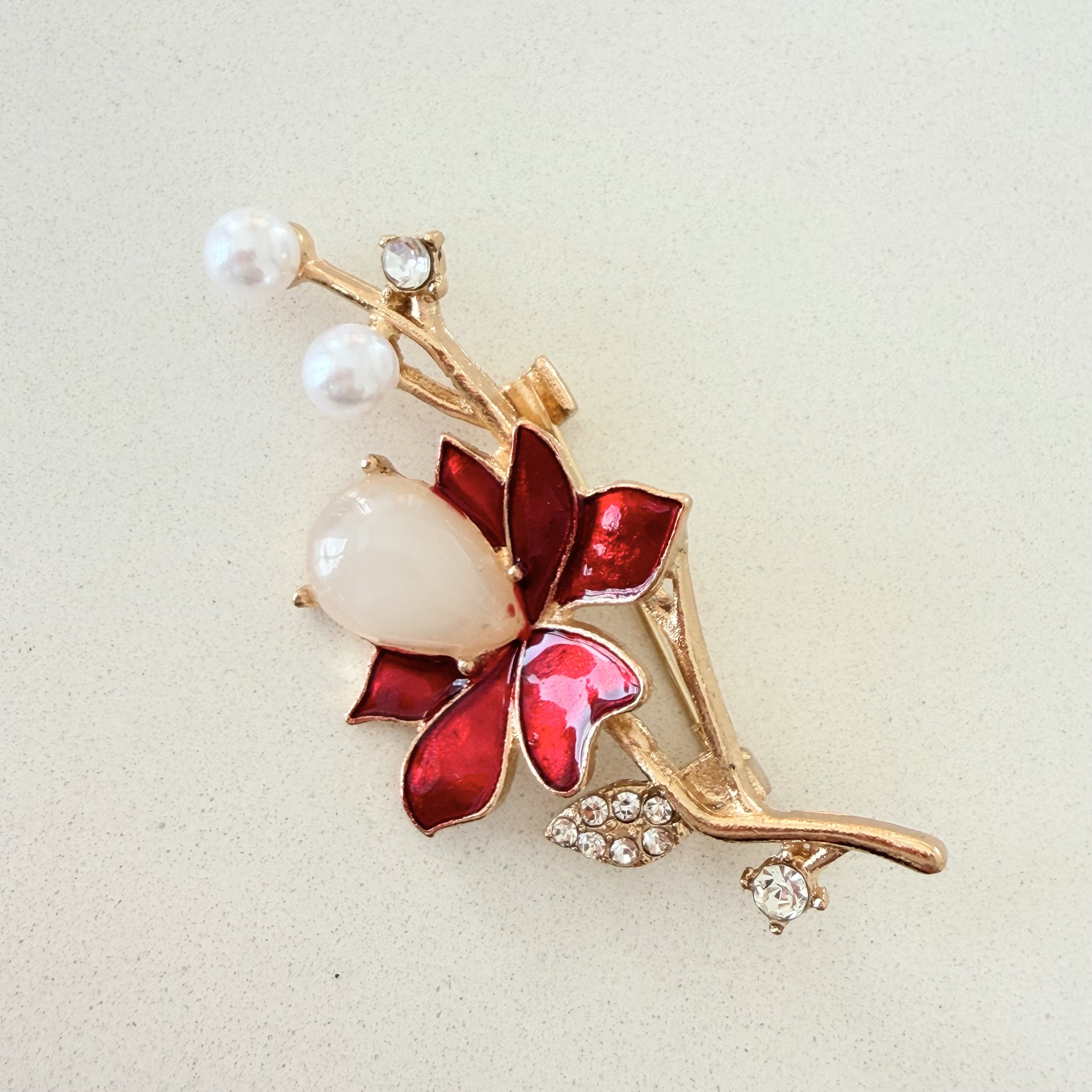 Kırmızı Mineli Çiçek Broş