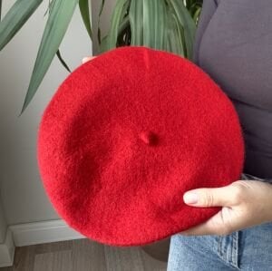 Kırmızı Ressam Bere