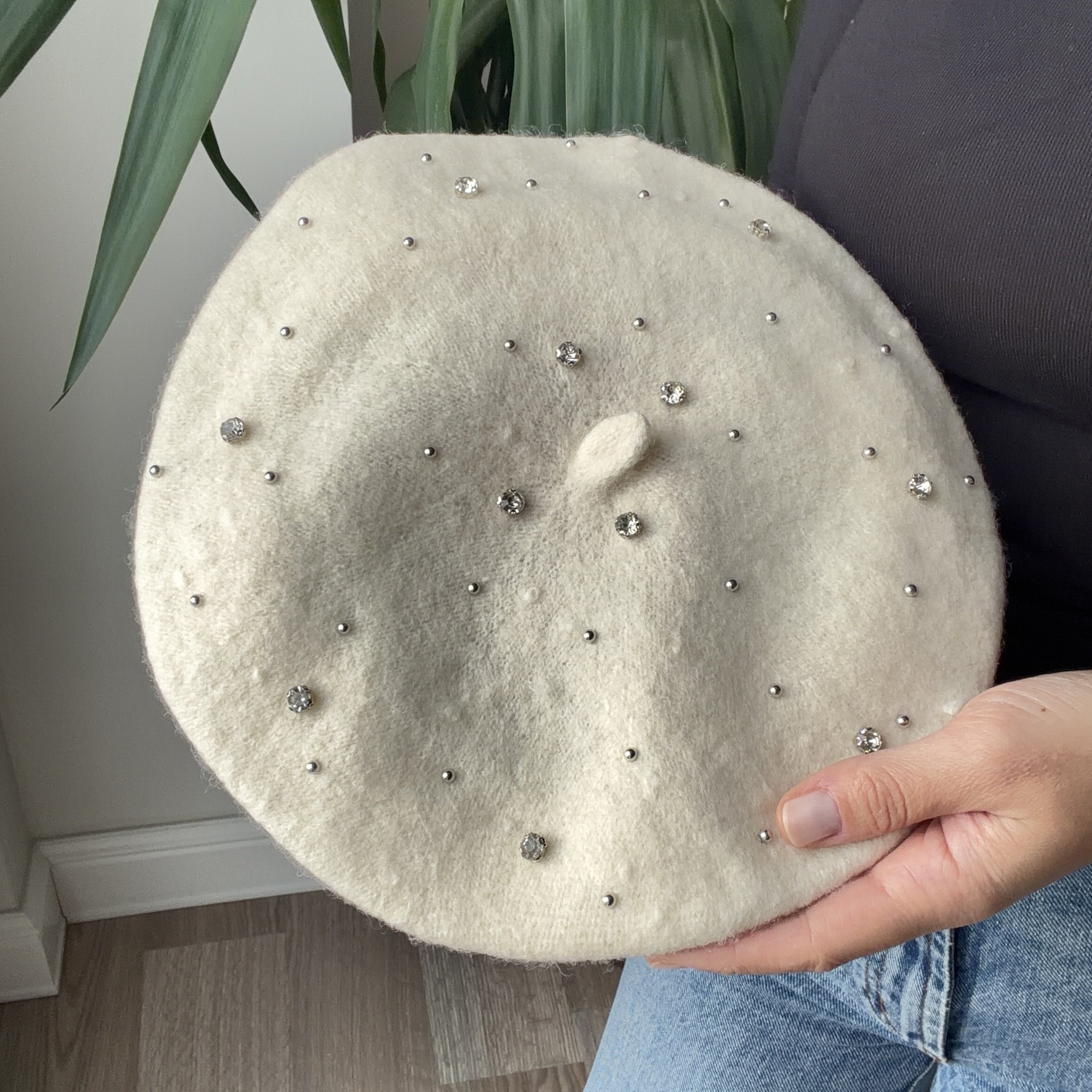 Taşlı Ekru Ressam Bere