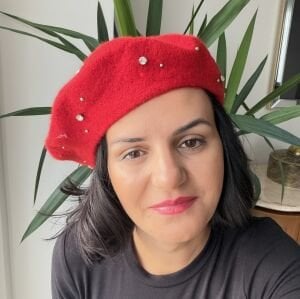 Taşlı Kırmızı Ressam Bere