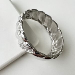 Kabartmalı Taş Detaylı Keleçe -silver-