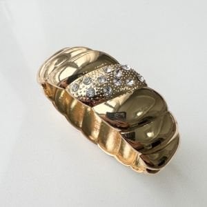 Kabartmalı Taş Detaylı Kelepçe -gold-