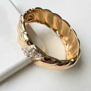 Kabartmalı Taş Detaylı Kelepçe -gold-