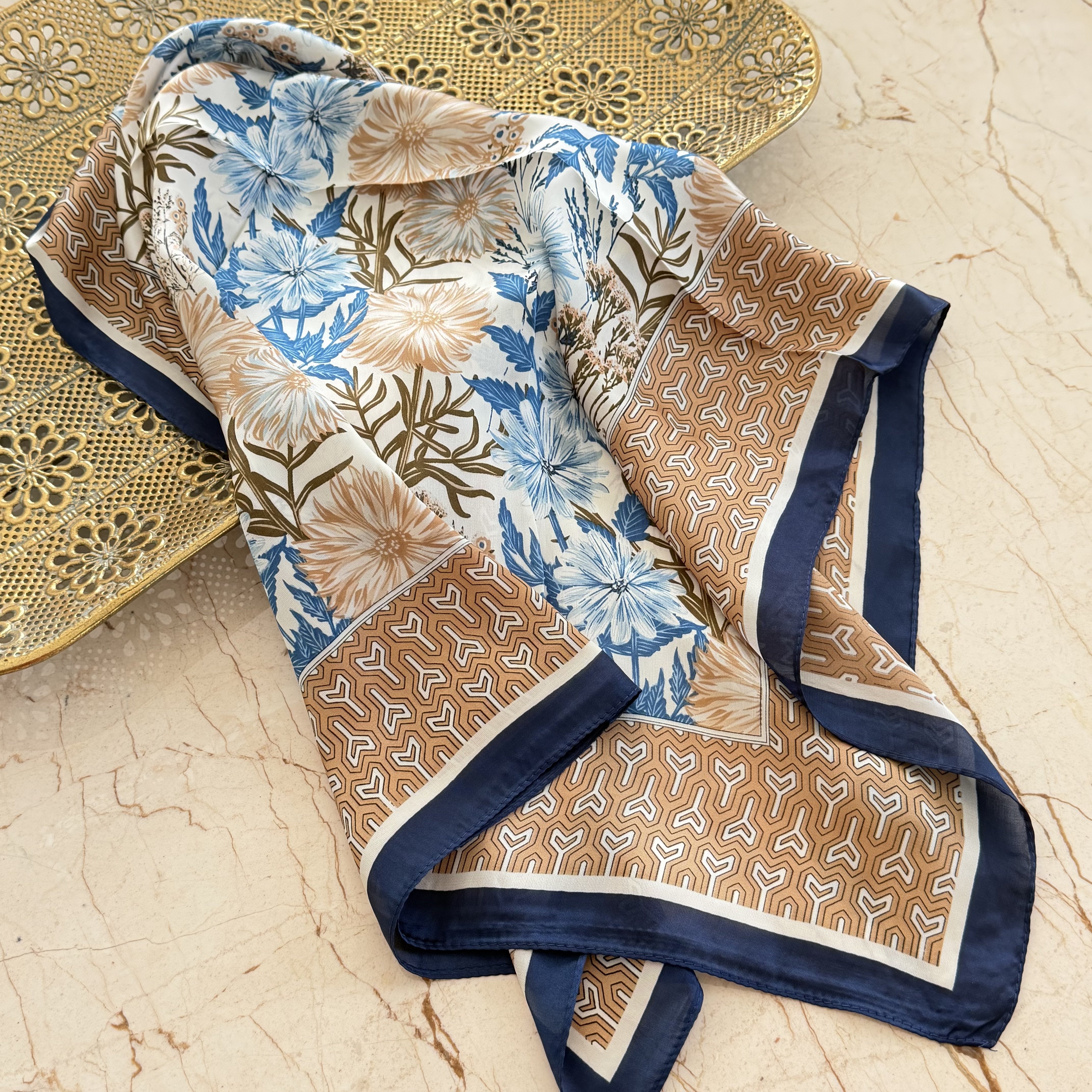 Çiçek Desenli Lacivert İpek Saten Fular (70*70cm)