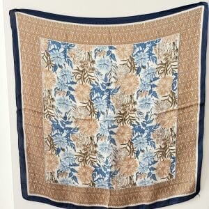 Çiçek Desenli Lacivert İpek Saten Fular (70*70cm)