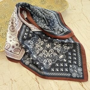 Geometrik Desenli Kahverengi Fular (70*70cm)