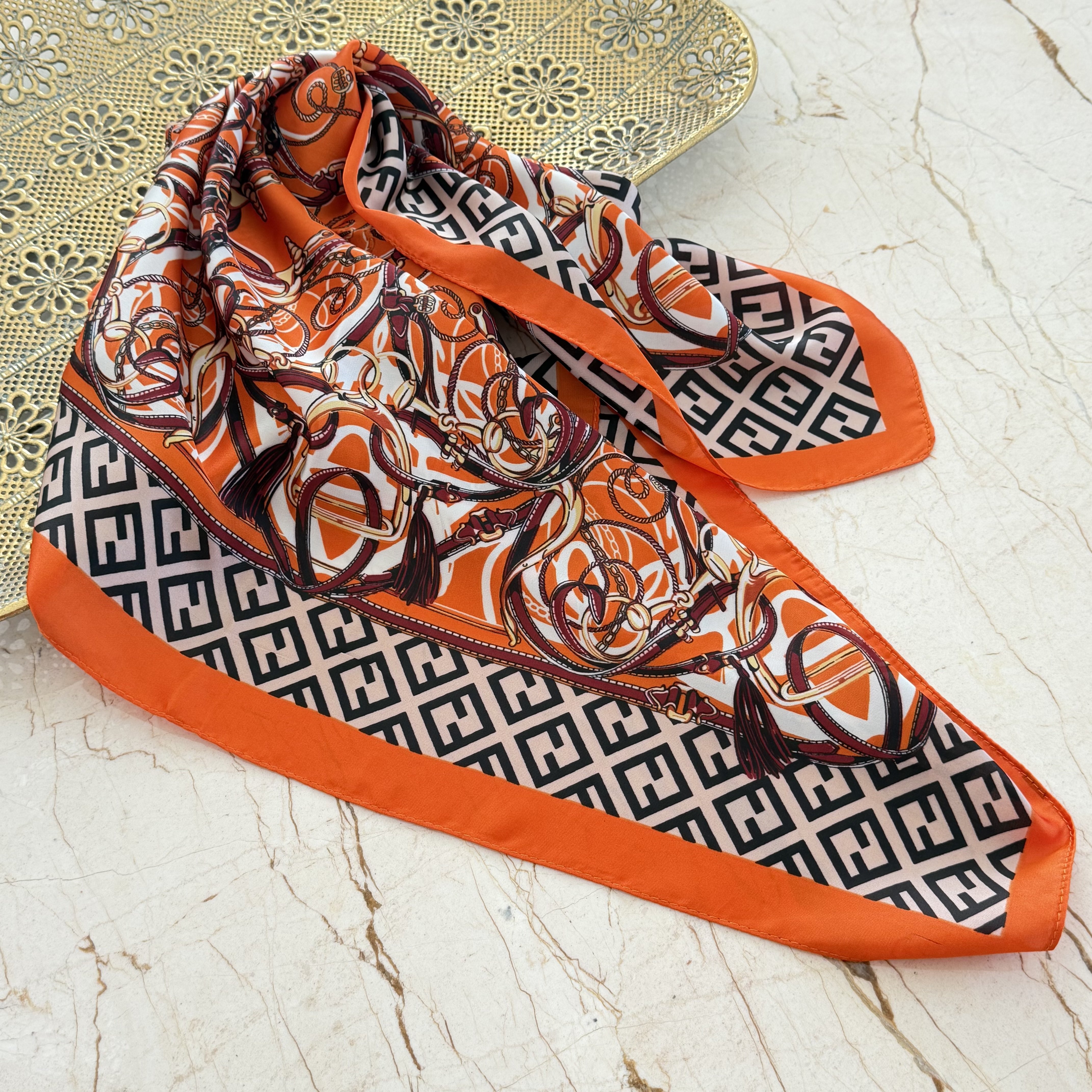 Geometrik Desenli Turuncu İpek Saten Fular (70*70cm)