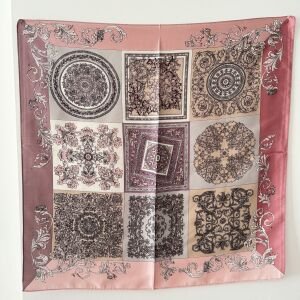 Geometrik Desenli Pembe İpek Saten Fular (70*70cm)