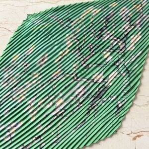 Yeşil Papatya Broş Pliseli İpek Saten Fular Kombin