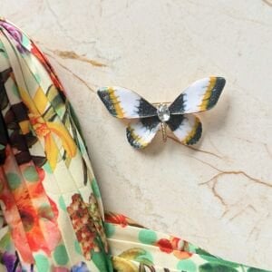 Renkli Kelebek Broş Pliseli İpek Saten Fular Kombin
