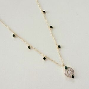 Altın Kaplama Yeşil Mineli Taşlı Pul Sallantılı Kolye