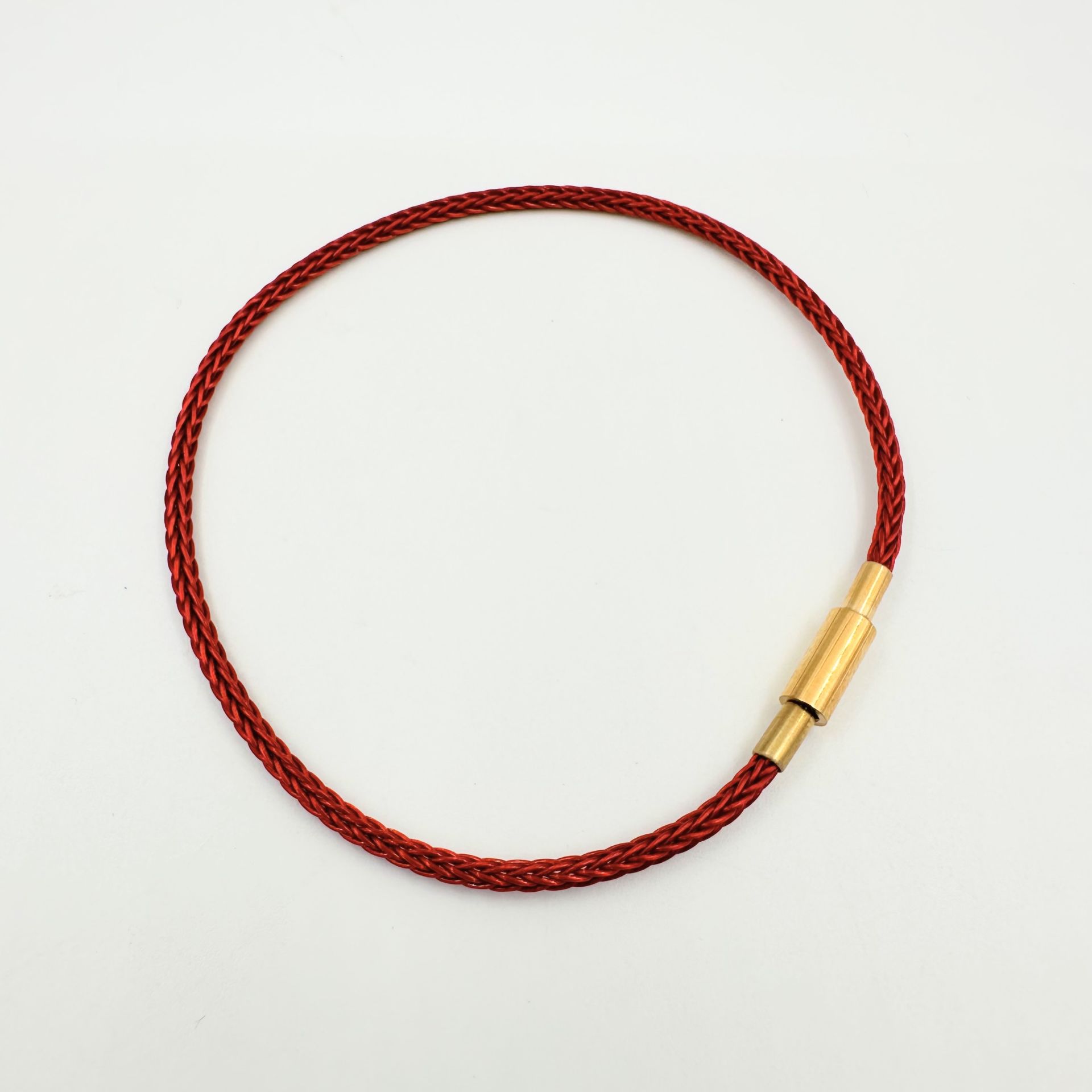 Çelik Vidalı Kırmızı İp Bileklik -19cm-