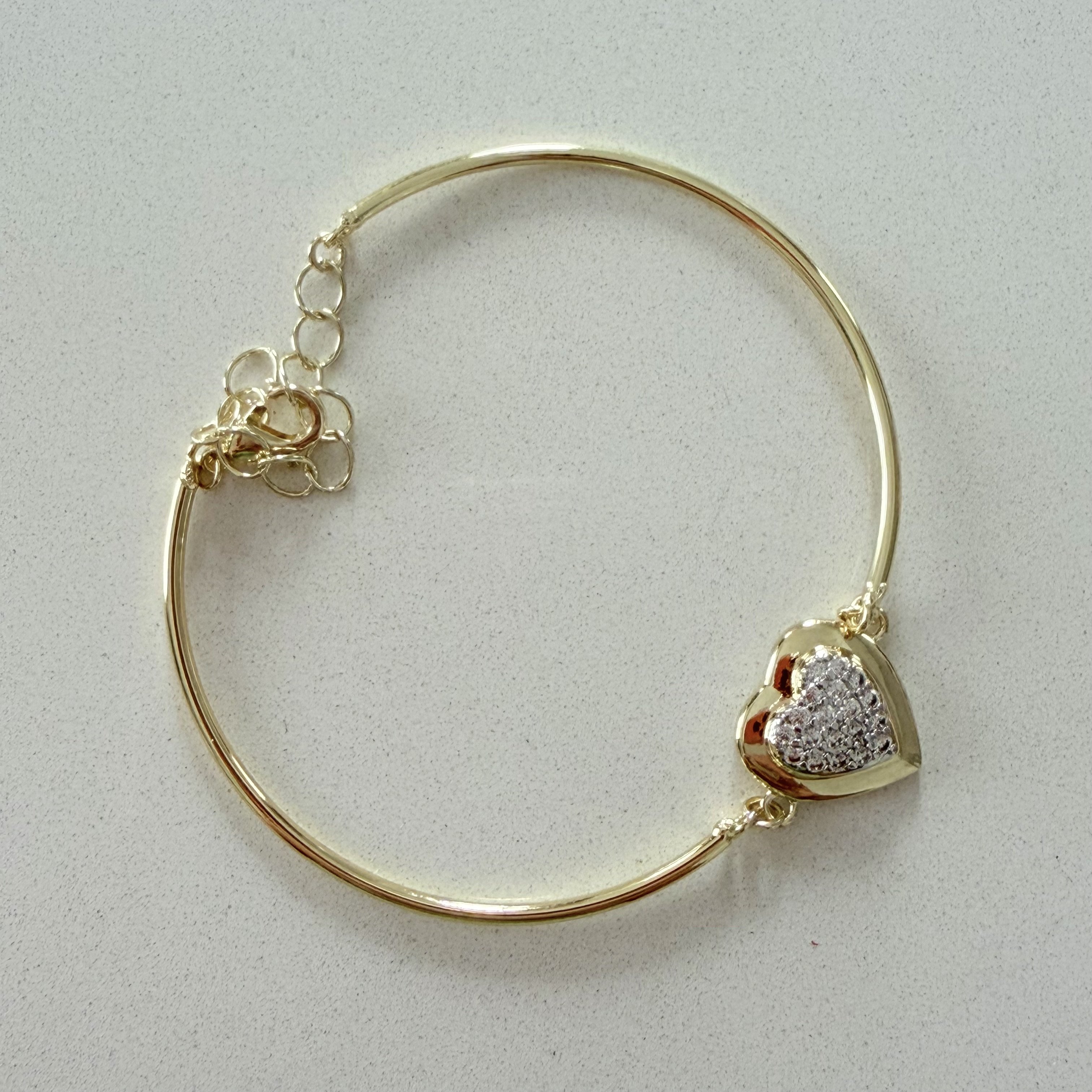 Altın Kaplama Kalp Detaylı Kelepçe Bileklik