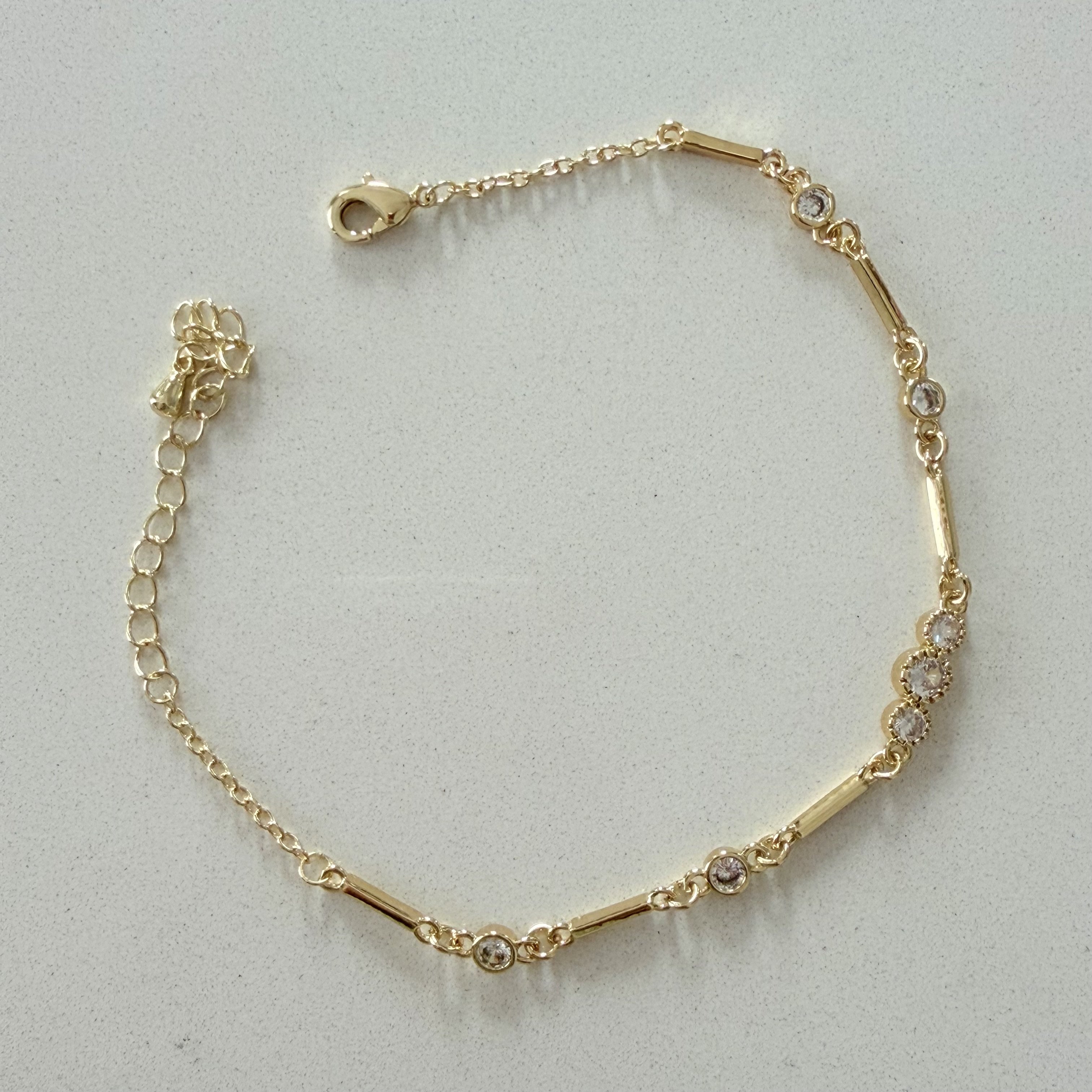 Altın Kaplama Taşlı Boru Zincir Detaylı Bileklik