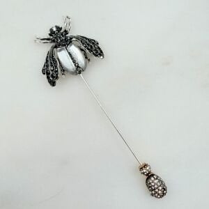 Marka Model Sinek Yaka İğnesi Broş