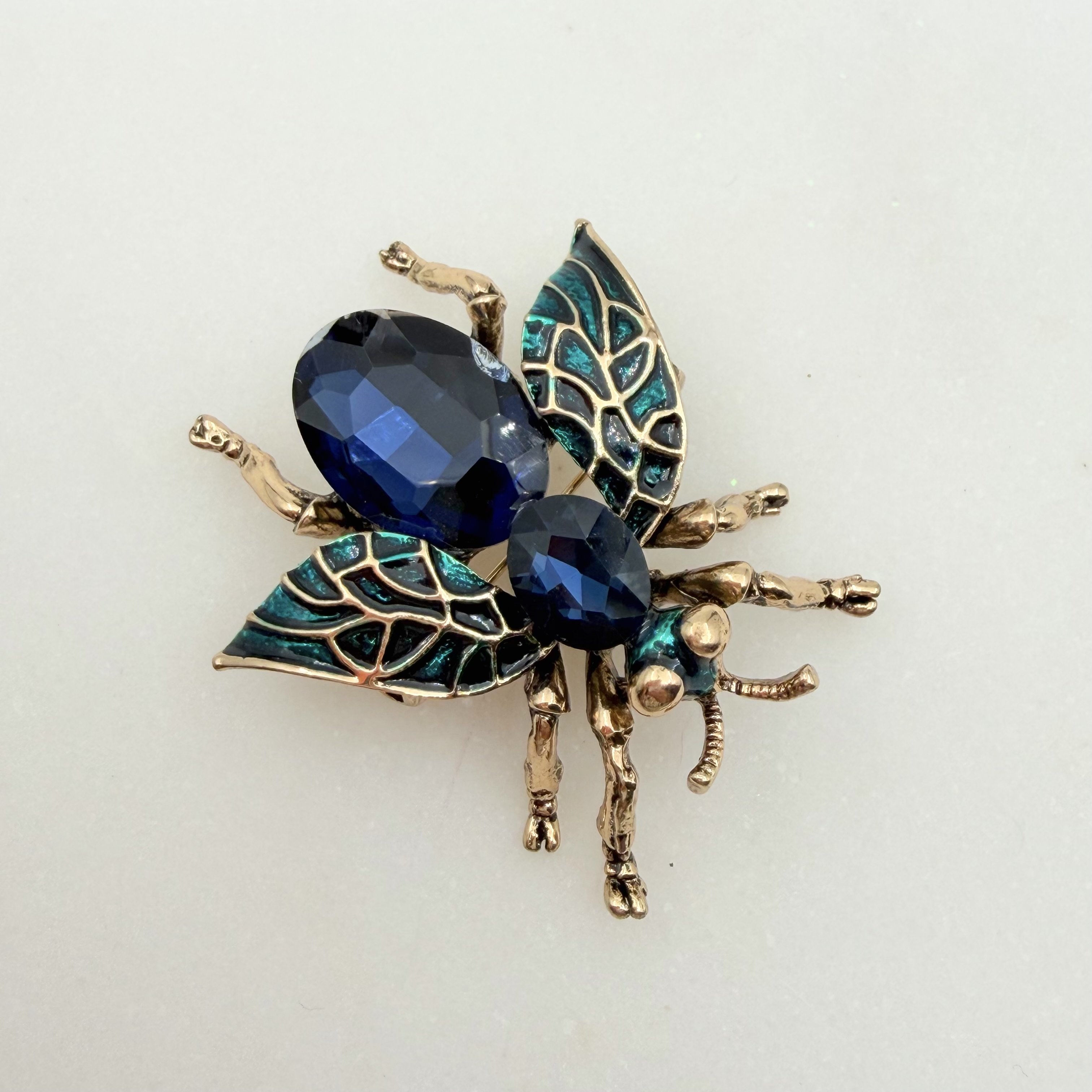 Mavi Taşlı Arı Broş