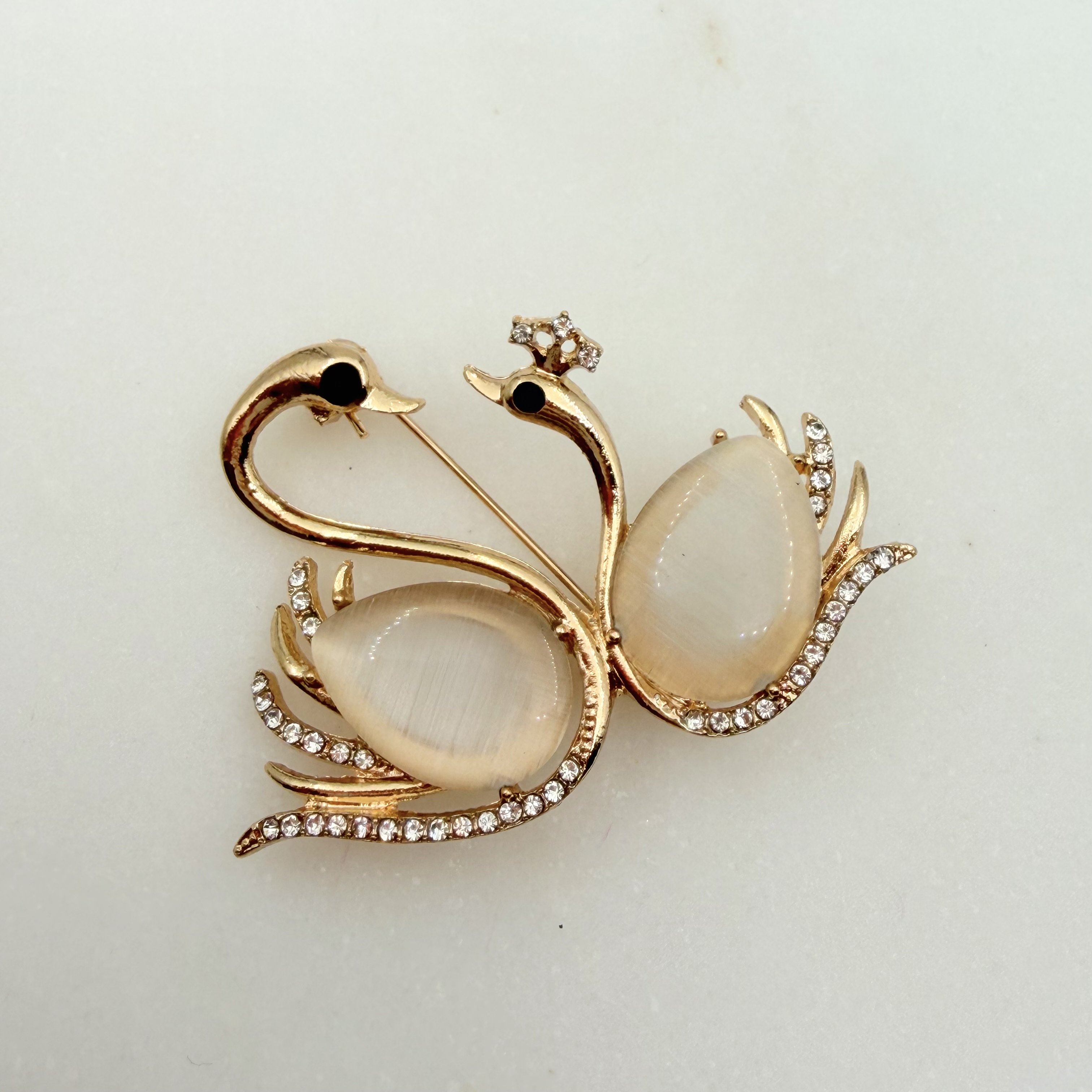 Annesi Yavrusu Kuğu Broş