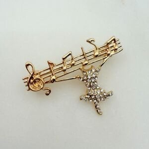 Kedi Detaylı Nota Broş