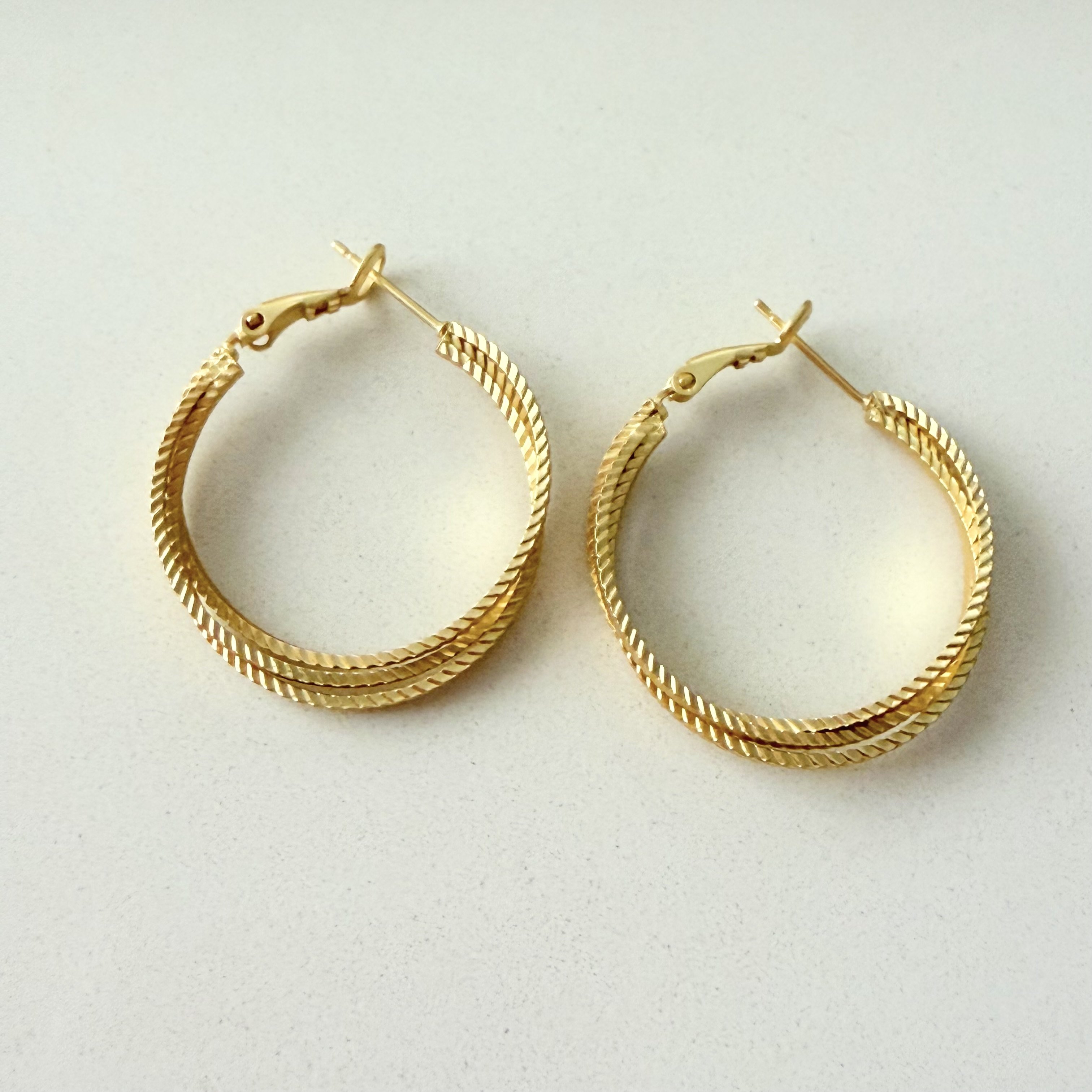 Altın Kaplama Mat 3lü Sarmal Halka Küpe (3cm)