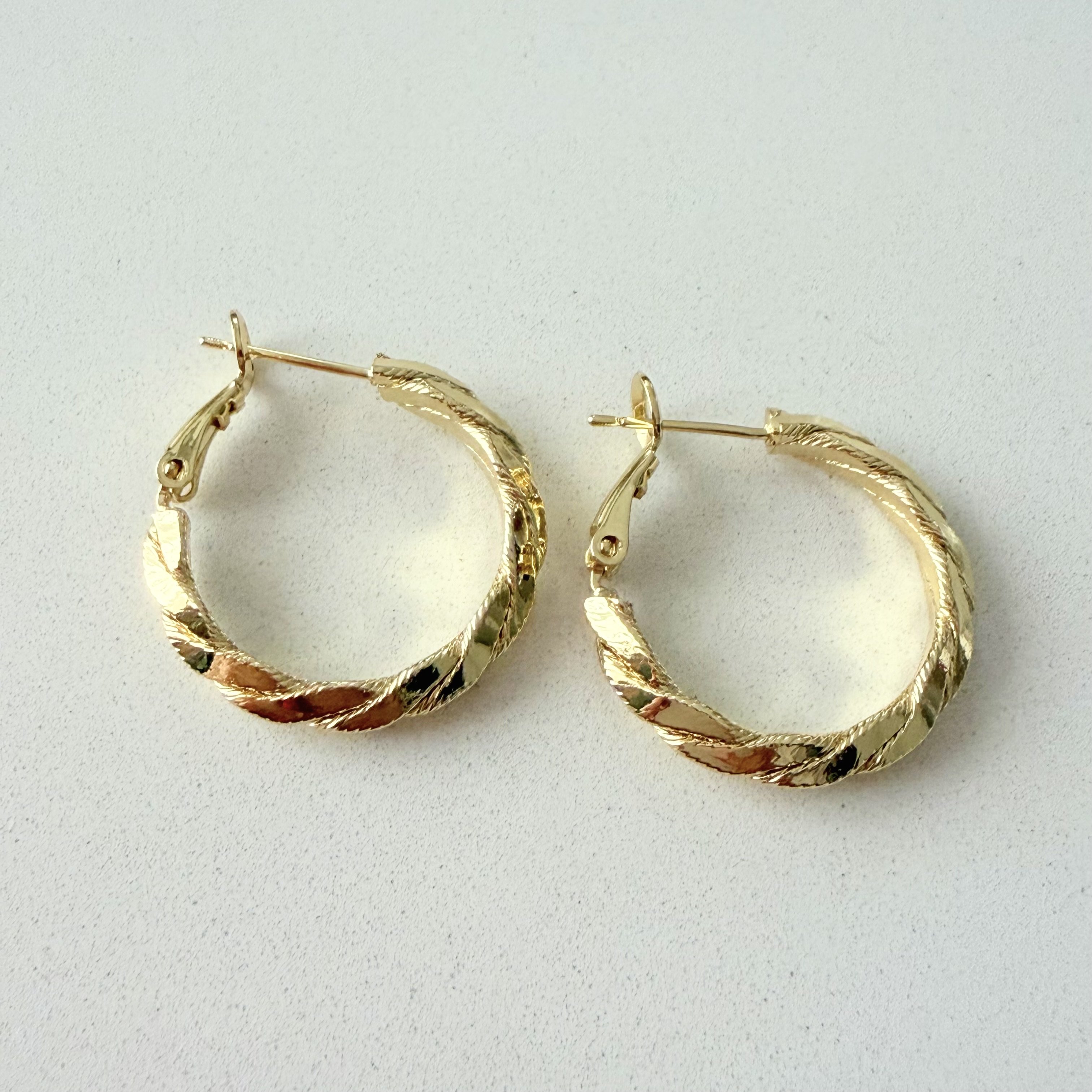 Altın Kaplama Burgu Halka Küpe (2,5cm)