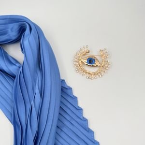 Mavi Pliseli Fular Göz Broş Kombin