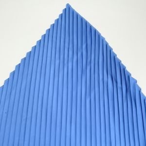 Mavi Pliseli Fular Göz Broş Kombin