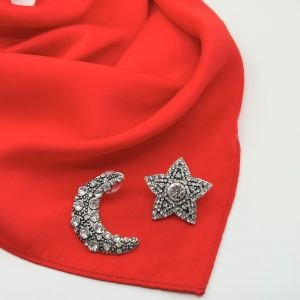 Ay Yıldız Küpe Fular Kombin