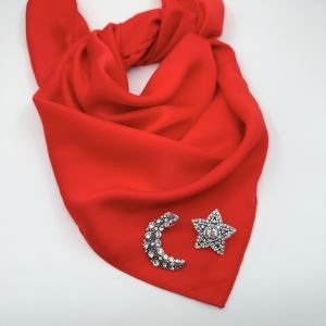 Ay Yıldız Küpe Fular Kombin