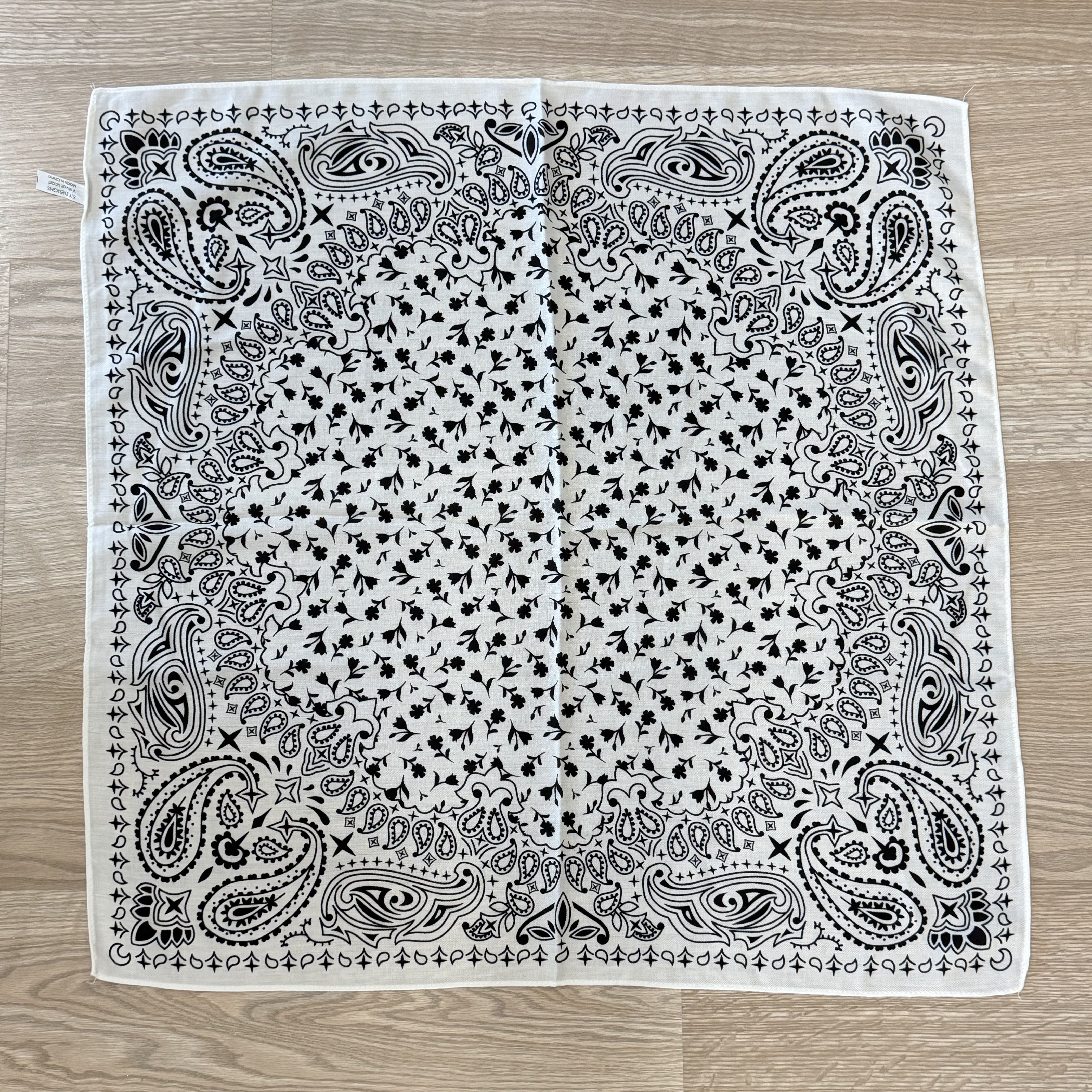 Beyaz Mini Çiçekli Pamuklu Şal 70*70cm