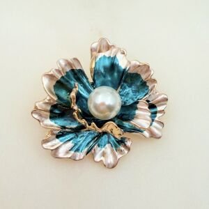 İnci Detaylı Mavi Kamelya Çiçeği Broş