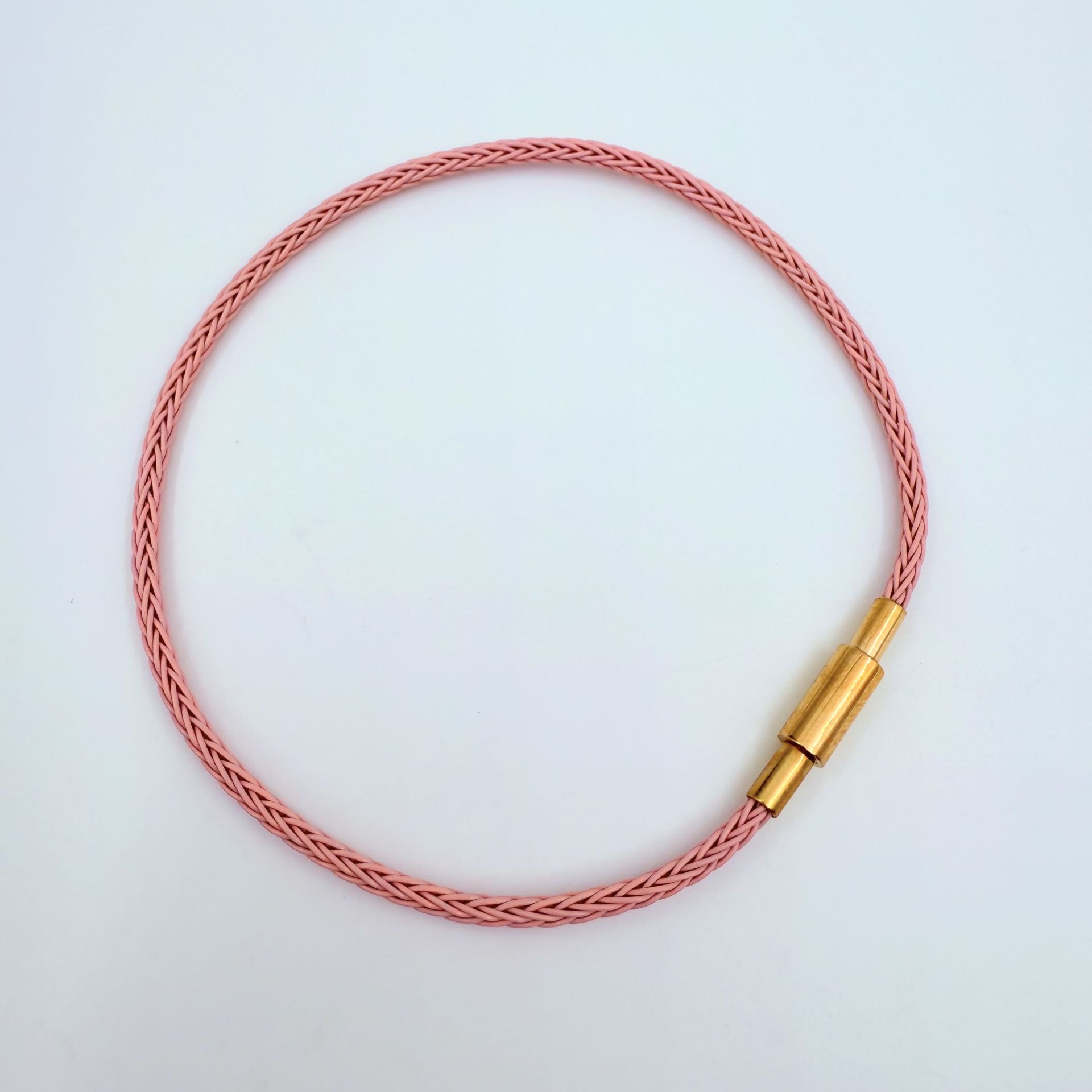 Çelik Vidalı Pembe İp Bileklik -19cm-