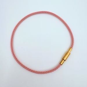 Çelik Vidalı Pembe İp Bileklik -19cm-