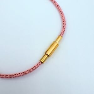 Çelik Vidalı Pembe İp Bileklik -19cm-